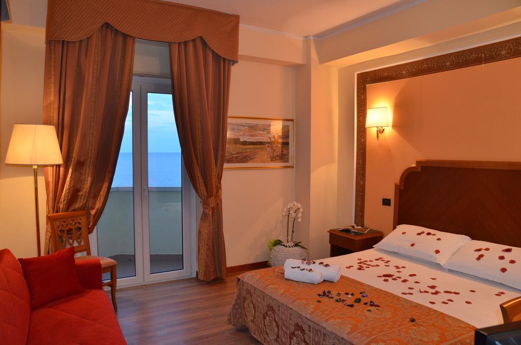 Grand Hotel Montesilvano Marina Εξωτερικό φωτογραφία