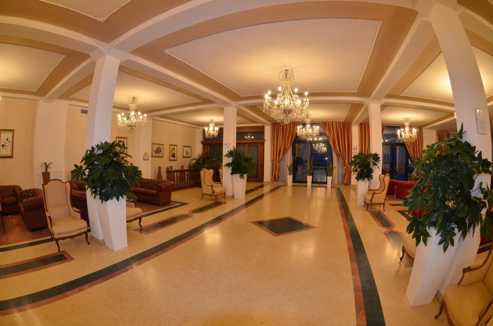 Grand Hotel Montesilvano Marina Εξωτερικό φωτογραφία