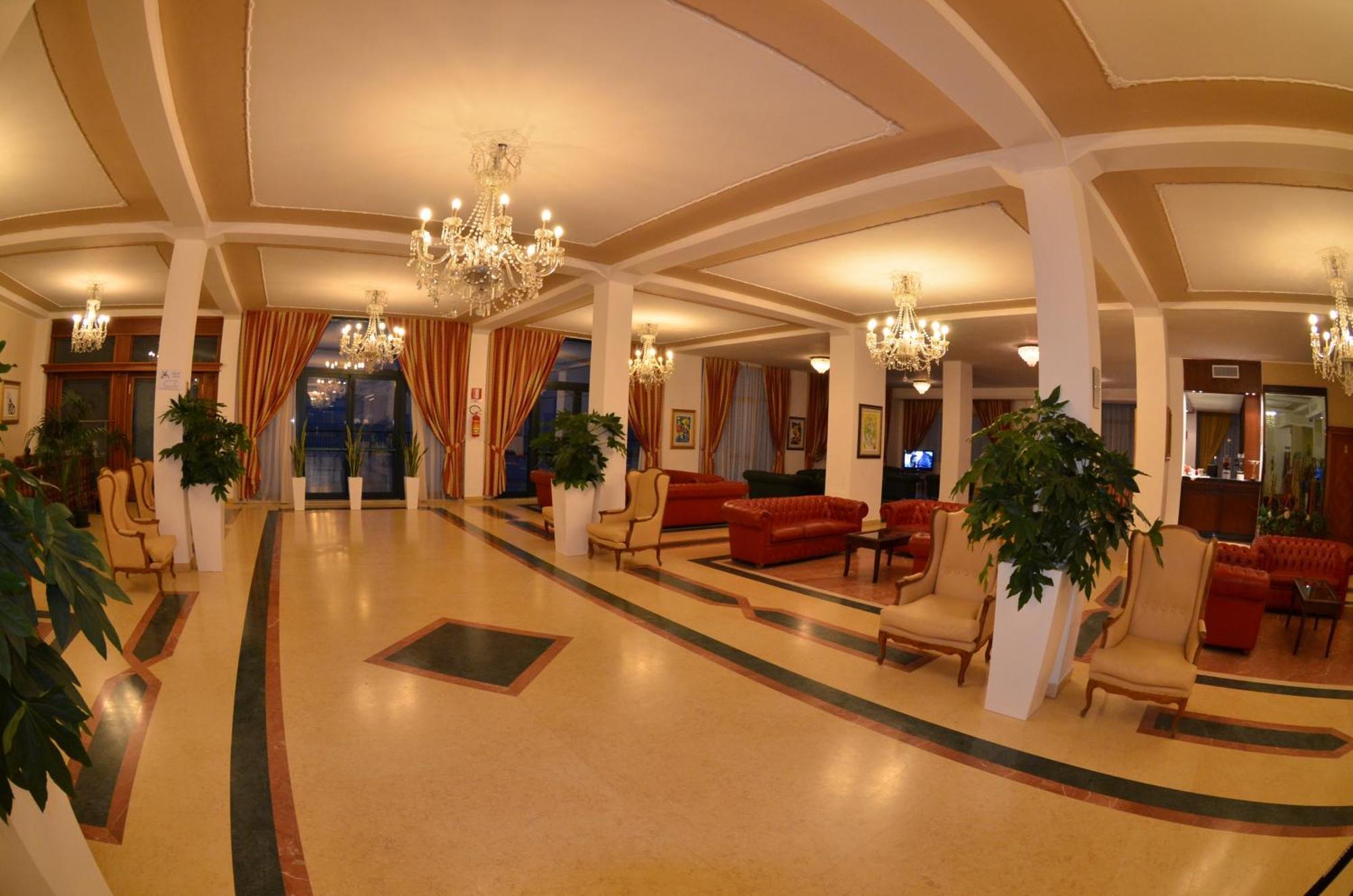 Grand Hotel Montesilvano Marina Εξωτερικό φωτογραφία