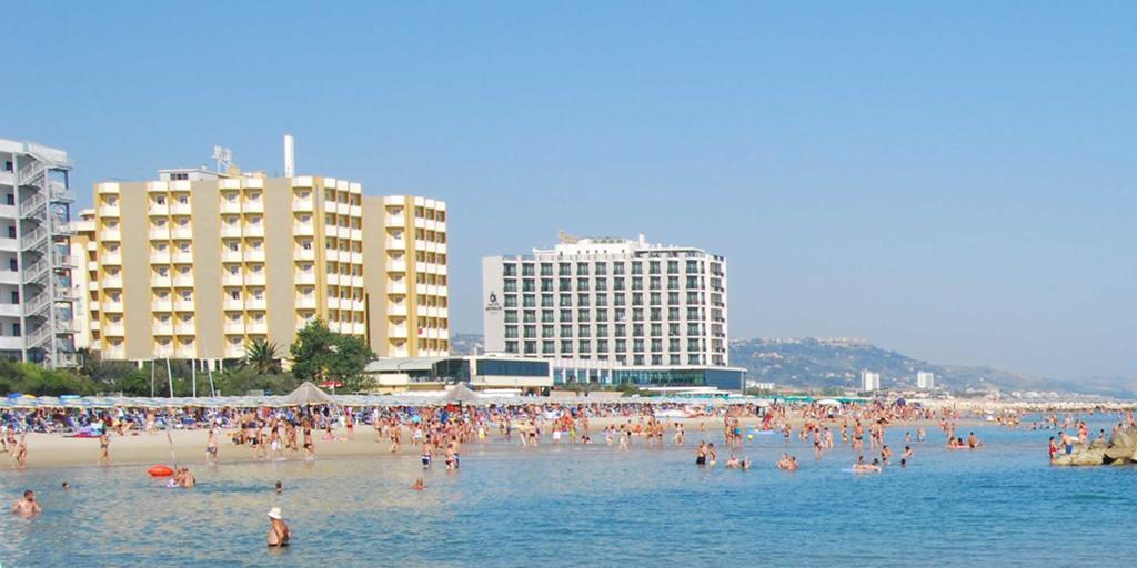 Grand Hotel Montesilvano Marina Εξωτερικό φωτογραφία