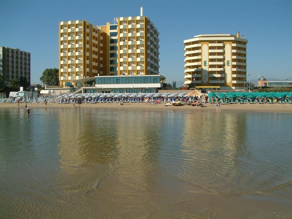 Grand Hotel Montesilvano Marina Εξωτερικό φωτογραφία