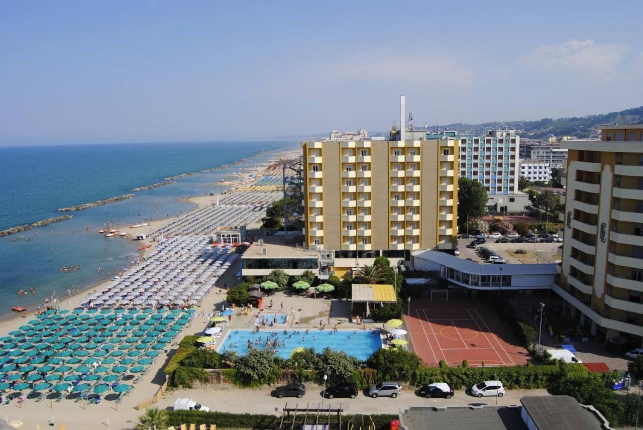 Grand Hotel Montesilvano Marina Εξωτερικό φωτογραφία